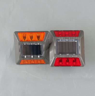 良い価格 防水 IP>67 アルミ 6 LED 太陽電池スタッドランプ 30 トン圧縮抵抗と 800m 視距離 オンライン